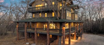Ultimate Treehouse Mansion w/ Swim Spa, Sleeps 31
