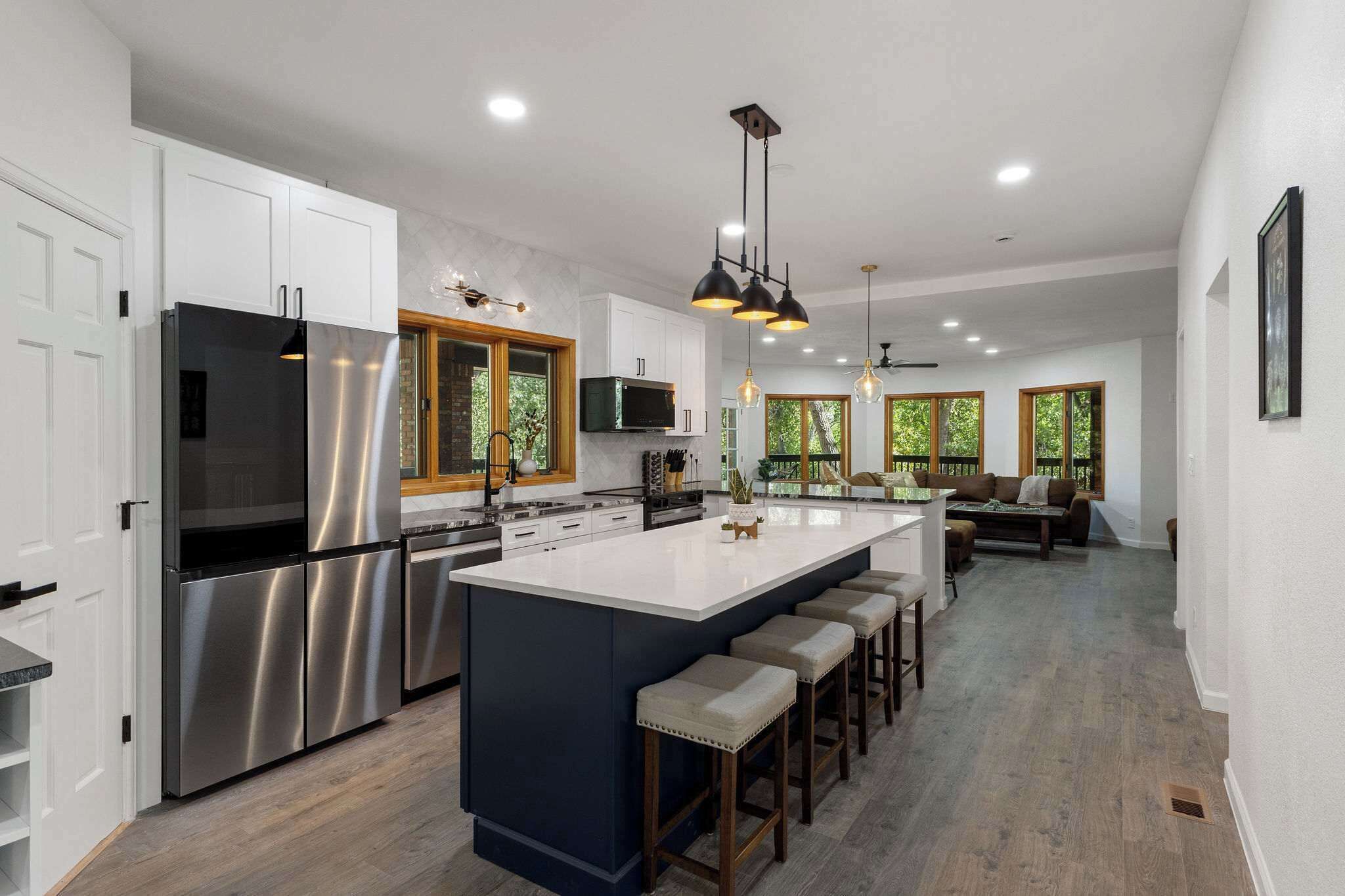 ثلاجة، ميكروويف، فرن، موقد طهي مسطح