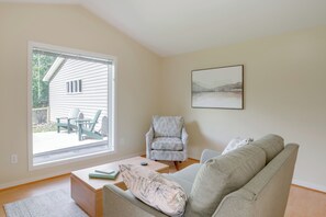 TV - Home 14 Mi to Shenandoah Nat’l Park! Fenced Yard (Ruckersville)