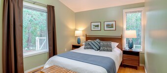 Home 14 Mi to Shenandoah Nat’l Park! Fenced Yard