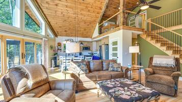 Télévision, cheminée, baby-foot