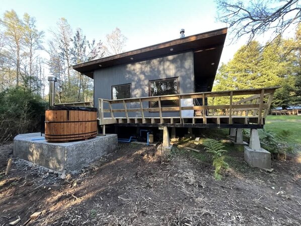 Property grounds - BUHO | Cabin Larch | BBQ Smart TV Wood Hot Tub (Huiscapi)