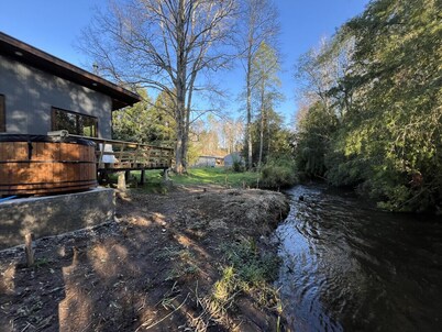Cabaña Larch - BBQ Laundry Wifi Wood Hot Tub