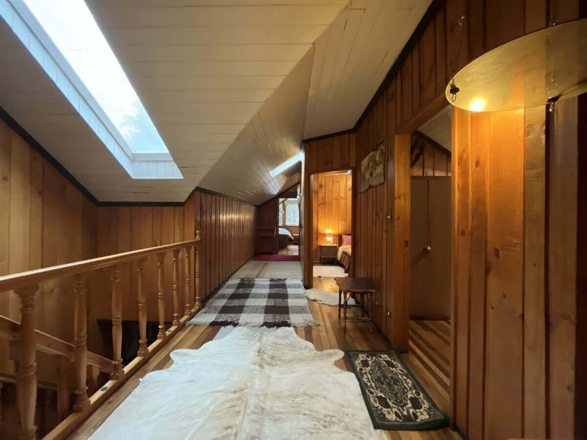 1 slaapkamer, een strijkplank/strijkijzer, wifi, beddengoed