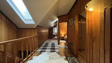 1 bedroom, desk, iron/ironing board, WiFi