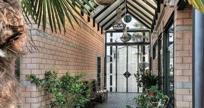 Villa Bacio: An elegant and welcoming two-story villa situated at a short distance from the Adige river, with Free WI-FI.