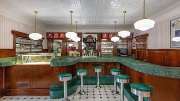 Bar (in der Unterkunft)