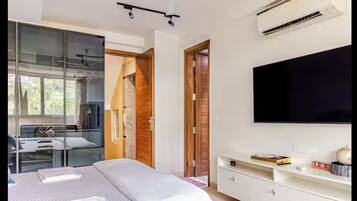 Double Room, Garden View | In-room safe, desk, laptop workspace, blackout curtains