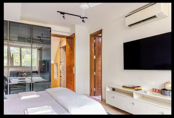 Double Room, Garden View | In-room safe, desk, laptop workspace, blackout curtains