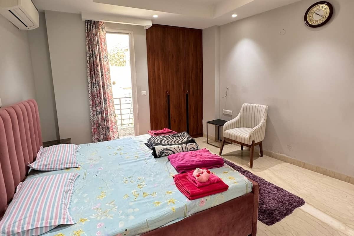 Studio, ban công | Két bảo mật tại phòng, màn/rèm cản sáng, phòng cách âm