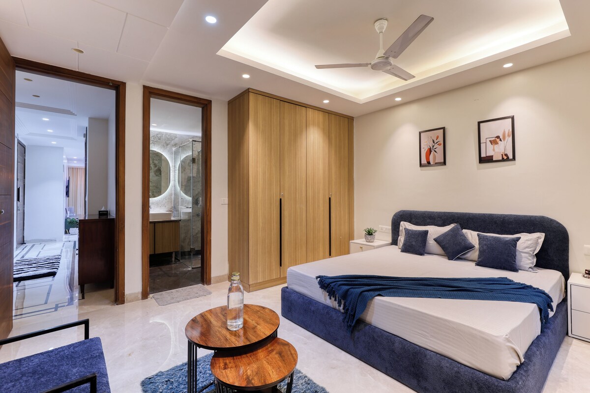 In-room safe, desk, laptop workspace, blackout curtains