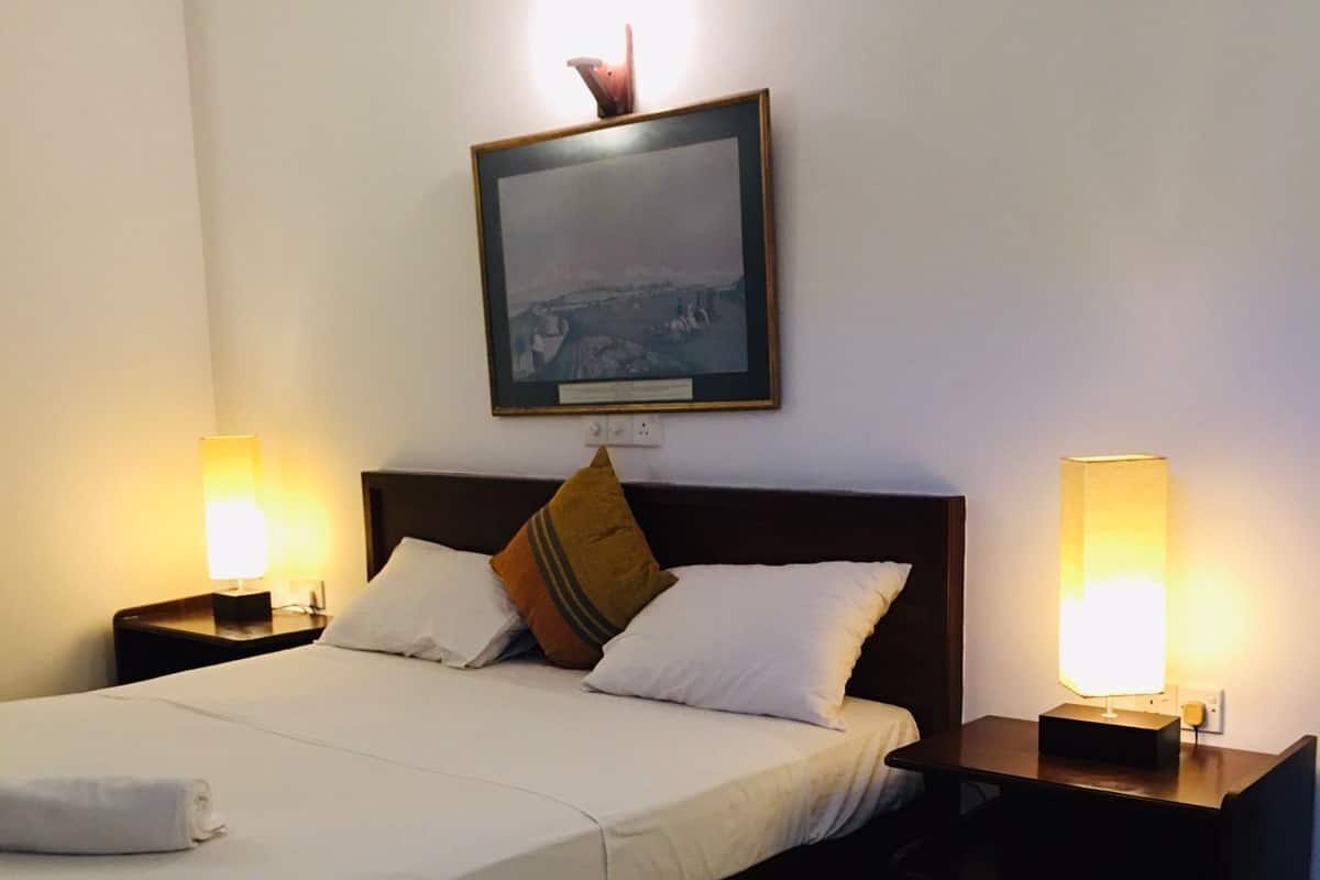 Individually furnished, desk, laptop workspace, free WiFi