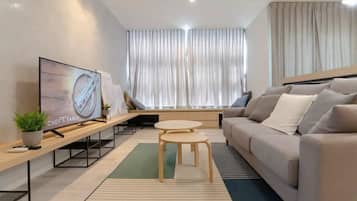 Apartment (2 Bedrooms) | Front of property