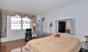 2 soverom, strykejern/-brett, wi-fi og sengetøy