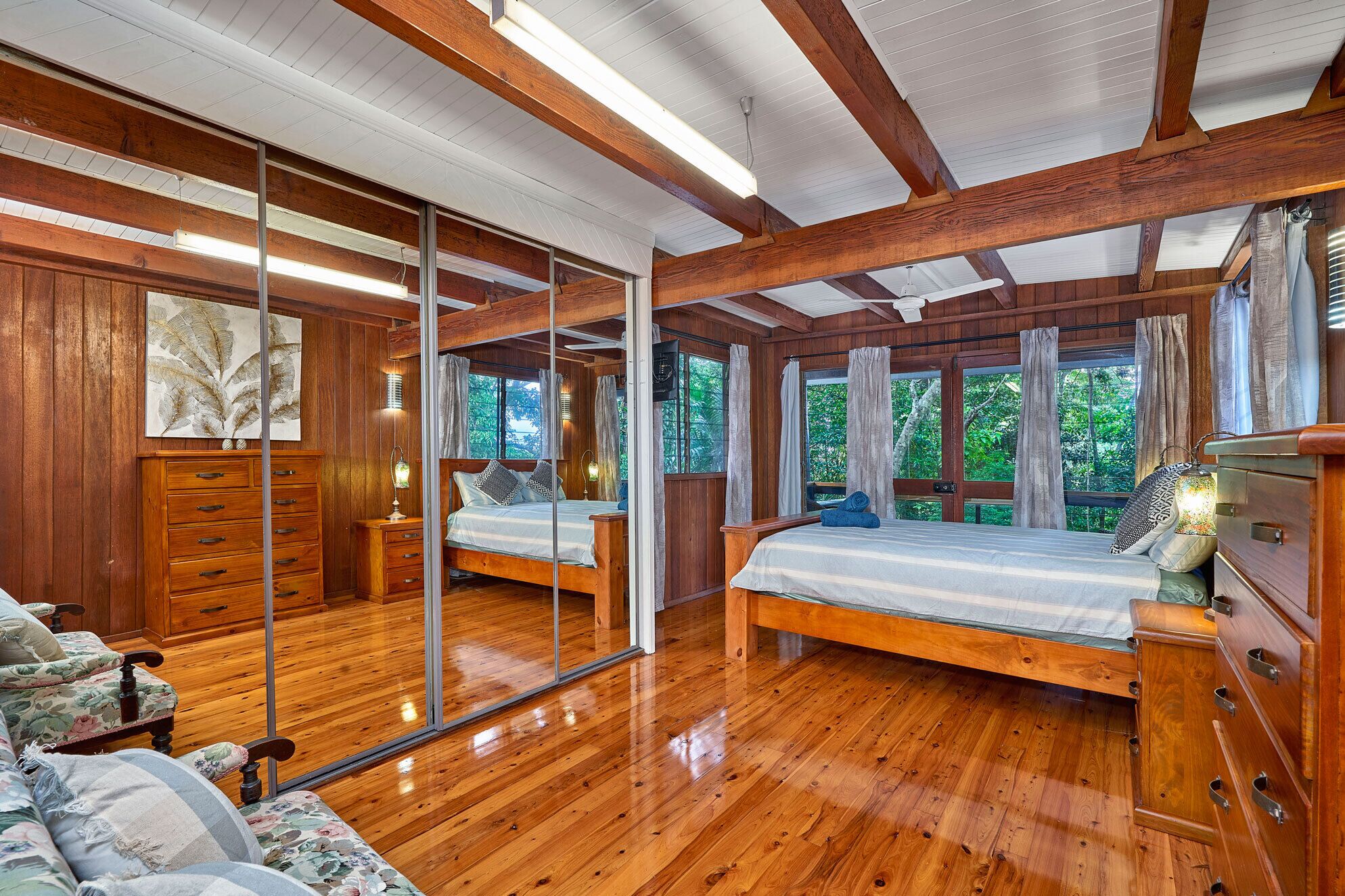 4 室のベッドルーム、アイロン / アイロン台、インターネット、ベッドシーツ