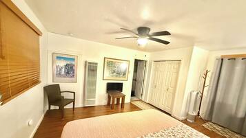 1 bedroom, desk, free WiFi, bed sheets