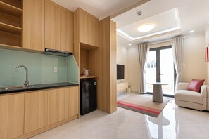 Espacio para trabajar con laptop, wifi gratis y ropa de cama 