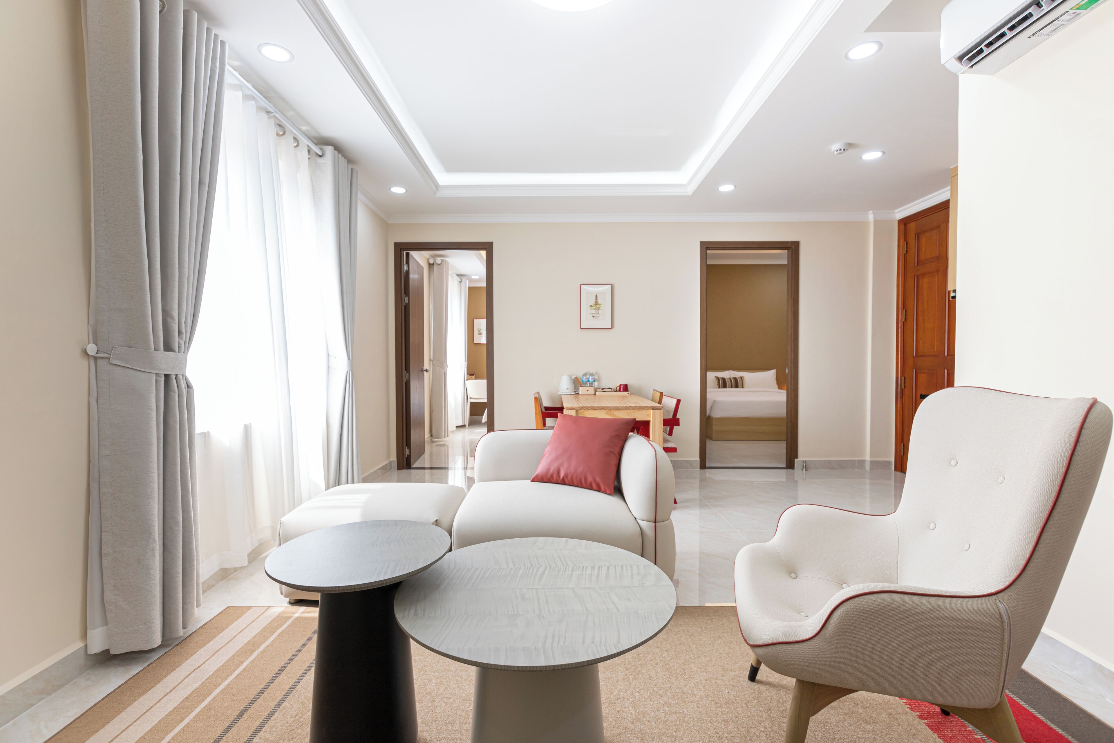 Laptop workspace, free WiFi, bed sheets