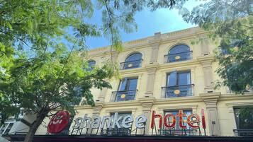 Fachada de la propiedad