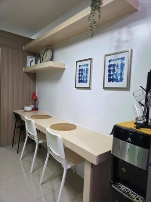 Standard Apartment | In-room dining - Shore 2 Unit 754 Tower 2 (Pasay)