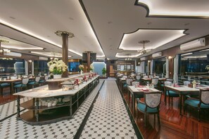 Dining - Du Yen Cruise (Ha Long)