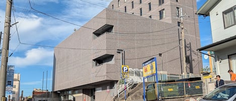 施設の正面