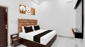 Double Room | Rollaway beds, free WiFi, bed sheets