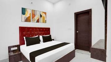 Chambre Double | Bureau, lits pliants/supplémentaires, Wi-Fi gratuit, draps fournis