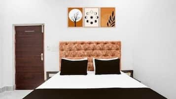 Double Room | Desk, rollaway beds, free WiFi, bed sheets