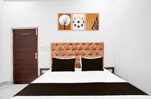 雙人房 | 書桌、折疊床/加床、免費無線上網、床單