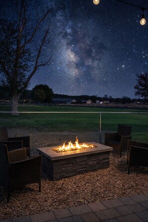 Property grounds -  Stable House INN - Charming Country Retreat in Redmond with Hot Tub (Redmond)