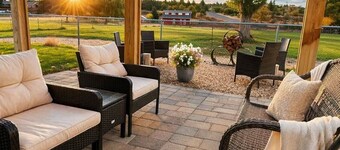  Stable House INN - Charming Country Retreat in Redmond with Hot Tub