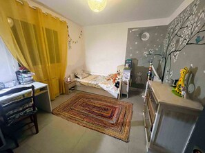 3 quartos, ferros/tábuas de passar roupa, Wi-Fi, roupa de cama