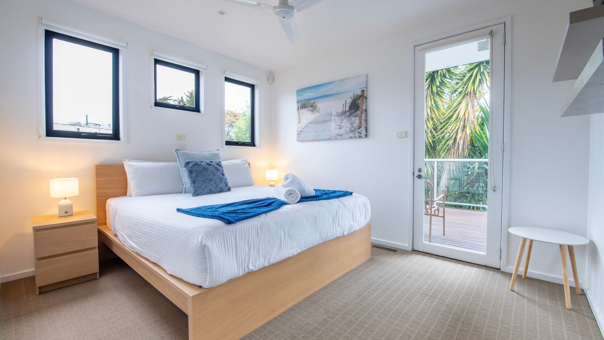 3 bedrooms, travel cot, free WiFi, bed sheets