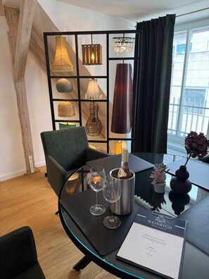 المنشأة من الداخل