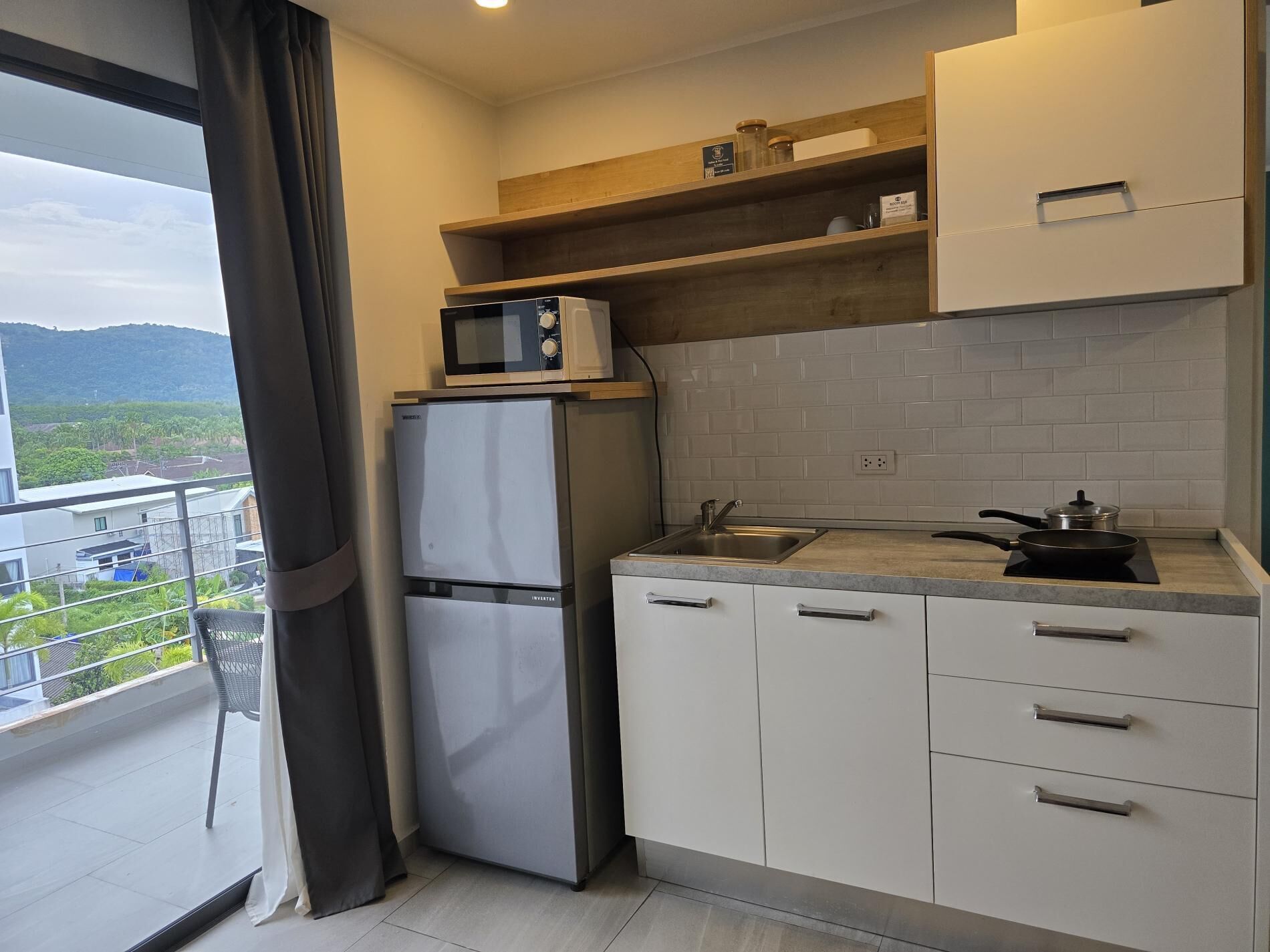 Apartment, Balcony, Mountain View | Private kitchenette