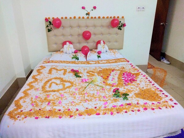 Deluxe Double Room, Beach View | Free WiFi