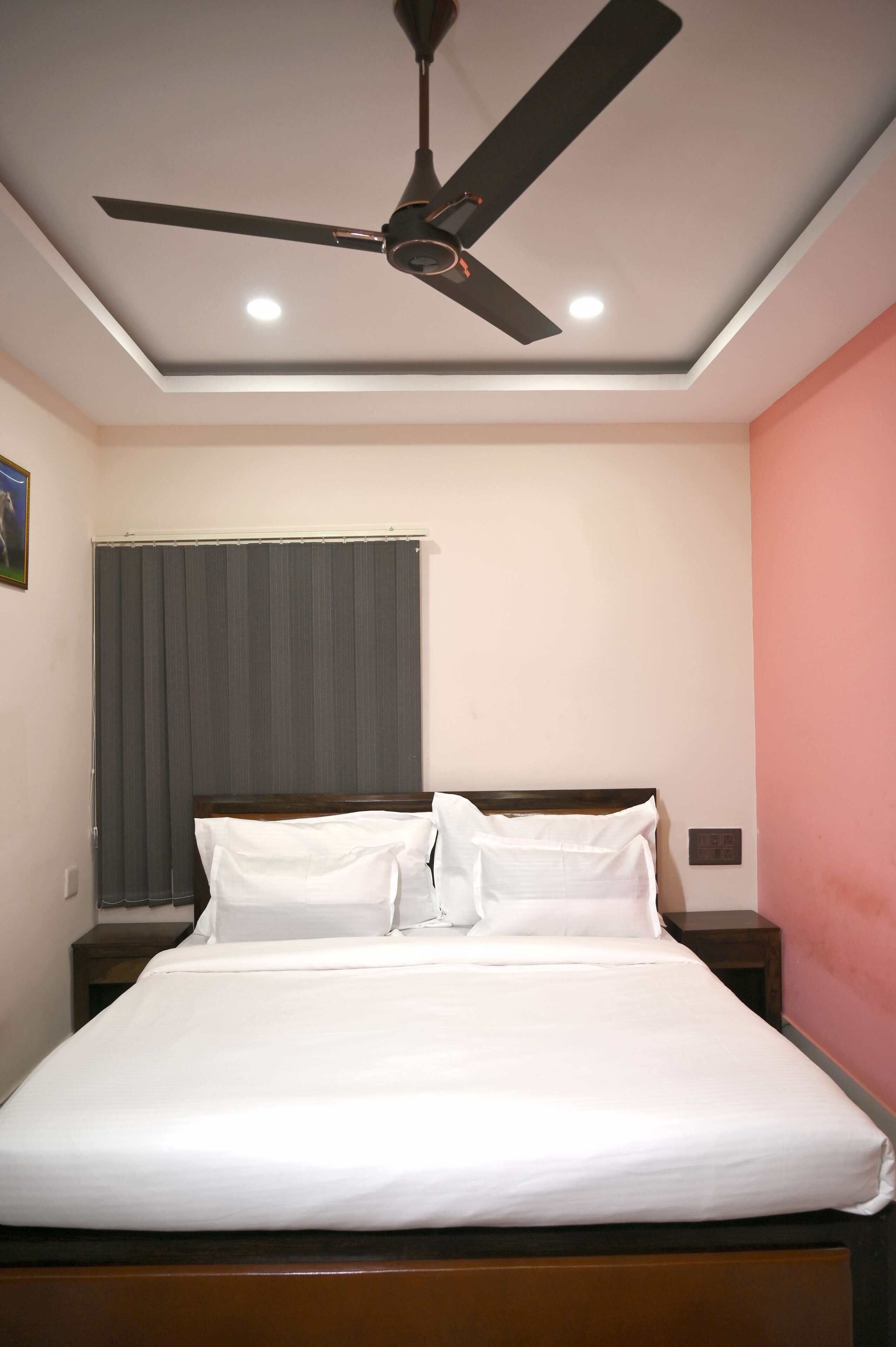 Standard Room | Desk, laptop workspace, free WiFi