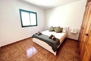 3 bedrooms, iron/ironing board, free WiFi, bed sheets - Casa Kalendra Jable - Your refuge near the sea (Urbanización los Cocoteros)
