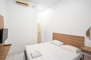 Desk, free WiFi - Tamastu House Pasar Baru Jakarta (Jakarta)