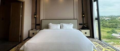 Premier Suite, City View | City view