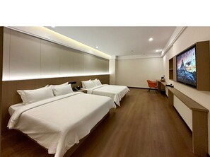 Family Room - 2 King Bed no window | Vista do quarto