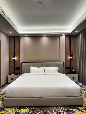 Premier Suite, City View | In-room safe, iron/ironing board, free WiFi