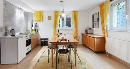 Apartment 'Haus Am Apfelbaum' with Shared Garden and Wi-Fi