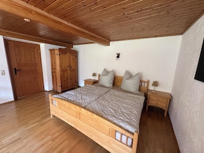 1 غرفة نوم وملاءات أسرّة