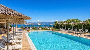 Outdoor pool - Koulouris Beach Hotel (Kavos)