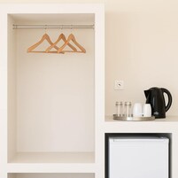 Habitación familiar | Minibar, wifi gratis, ropa de cama