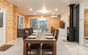 Deluxe-Villa, 2 Schlafzimmer, Küche, Bergseite | Esszimmer