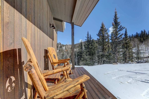 Porch Paradise: Sip morning coffee while soaking in stunning mountain views!