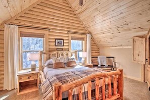 4 عدّة غرف نوم ومكتب ومكواة/لوح كي وسرير سفر